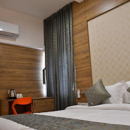 Adhikrishna Arcade Hotel Erode Ngoại thất bức ảnh